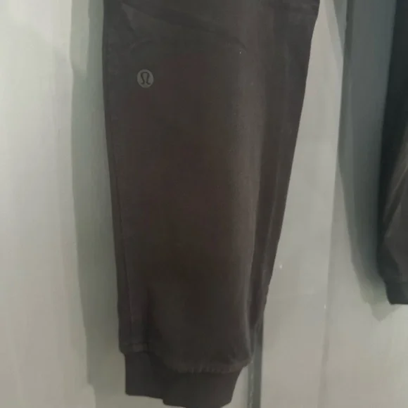 Lululemon Scuba Joggers - 6 - Black - Picture 8 of 9